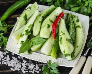 Малосольные огурцы в пакете за 2 часа