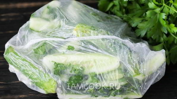 малосольные огурцы в пакете за 2 часа