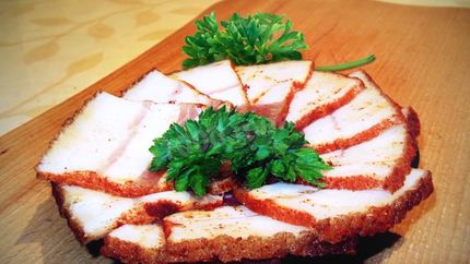 Сало в банке с чесноком в рассоле