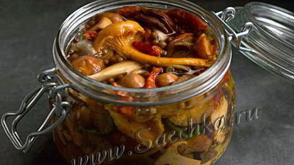 Соленые грибы с хреном