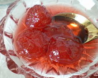 Клубничное варенье янтарное