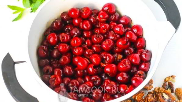 варенье из черешни с грецким орехом