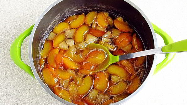 варенье из персиков и консервированных ананасов