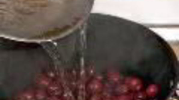 вишневое варенье с косточками