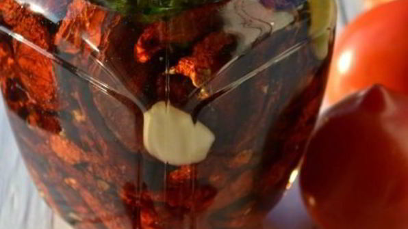 вяленые помидоры с базиликом