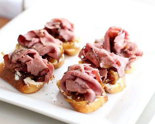Брускетта с ростбифом