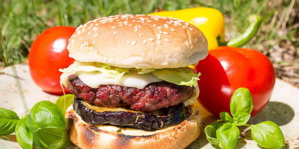 Рецепт бургера-гриля с сочным баклажаном