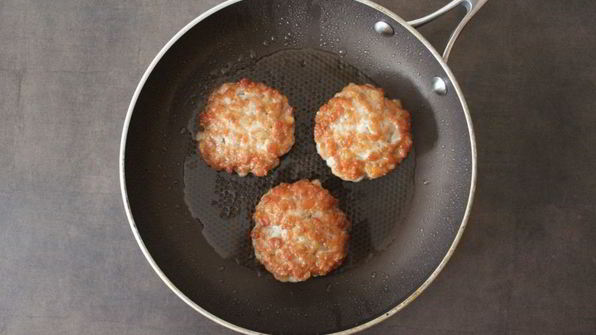 бургер со свиным бифштексом