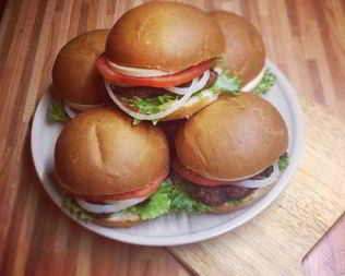 Бургеры из индейки с сыром сулугуни