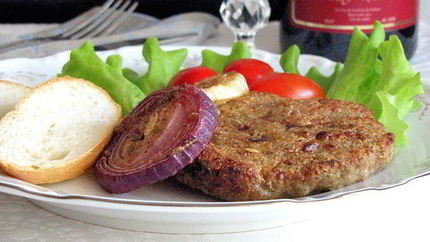 Гамбургеры Дижон с запеченным луком