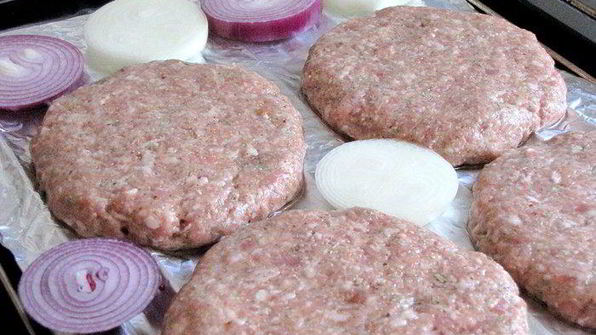 гамбургеры дижон с запеченным луком