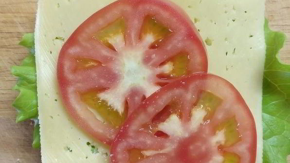 сочный бургер с омлетом