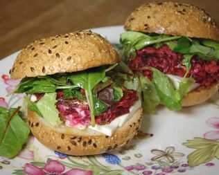 Свекольно-чечевичные бургеры