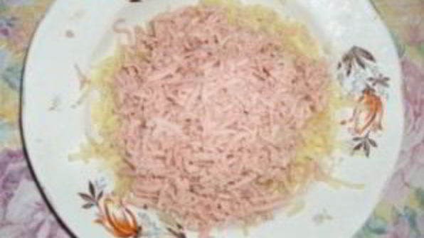 бутерброды с колбасой и картошкой