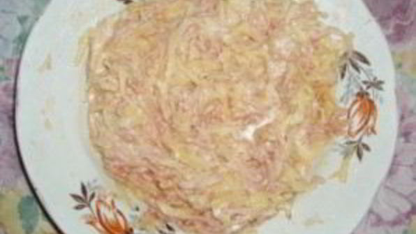 бутерброды с колбасой и картошкой