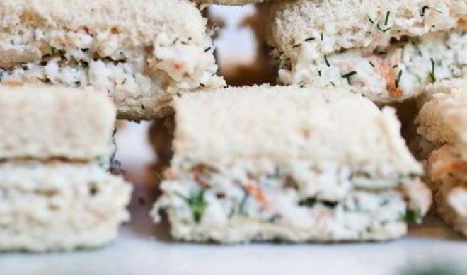 Бутерброды с пастой из креветок