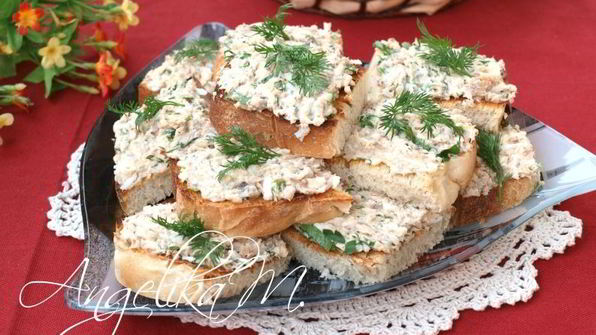 бутерброды с сардинами и плавленым сыром