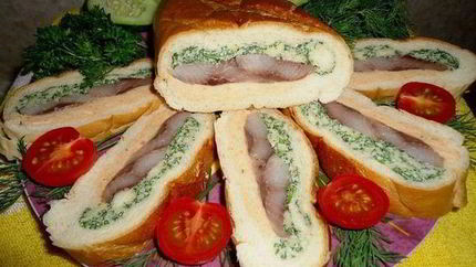 Бутерброды с сельдью и кетчупом