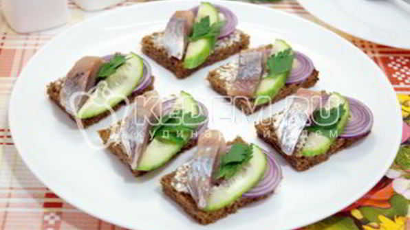 бутерброды с сельдью