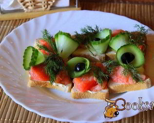 Бутерброды с семгой и свежим огурцом