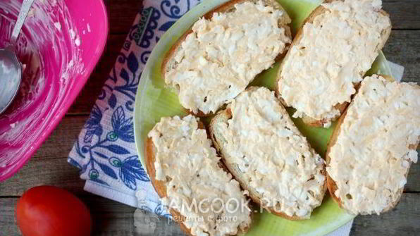 бутерброды с сыром и яйцом