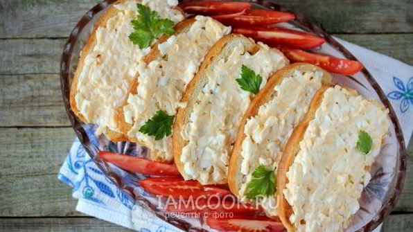 бутерброды с сыром и яйцом