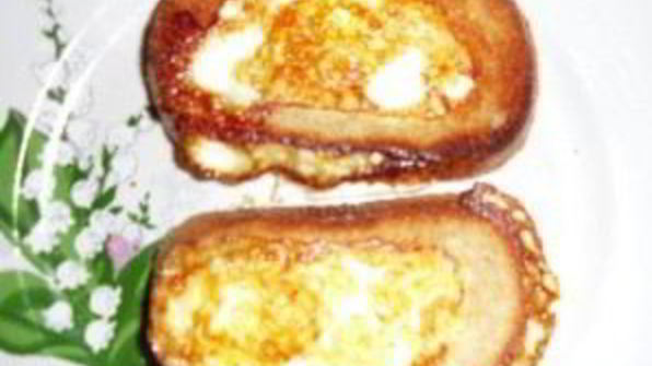 бутерброды с яйцом на сковороде