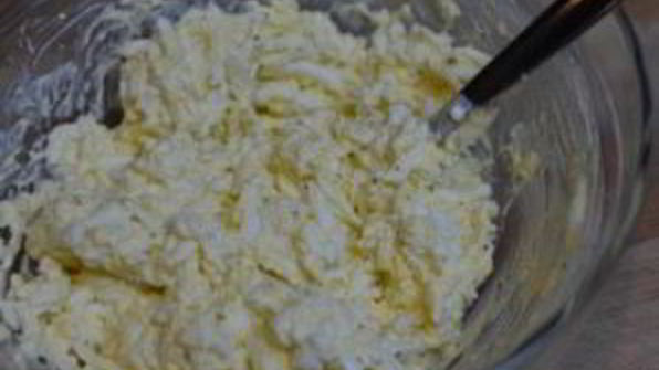 бутерброды со шпротами и яйцом