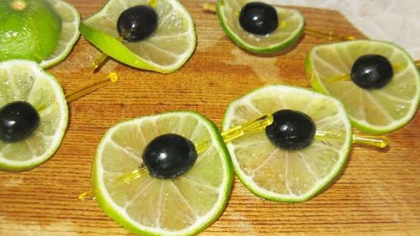 бутерброды со скумбрией лодочки