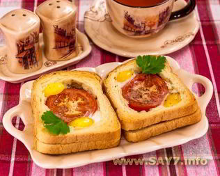 Горячие бутерброды с окороком, помидорами и яйцами