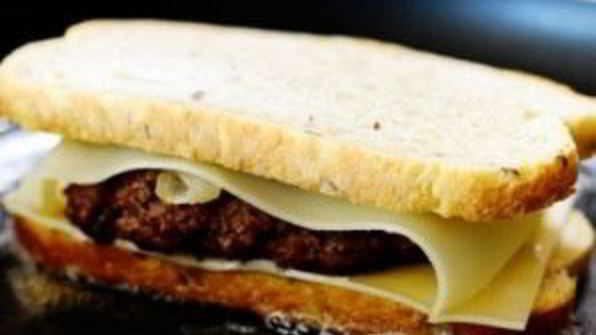 горячий бутерброд с фаршем