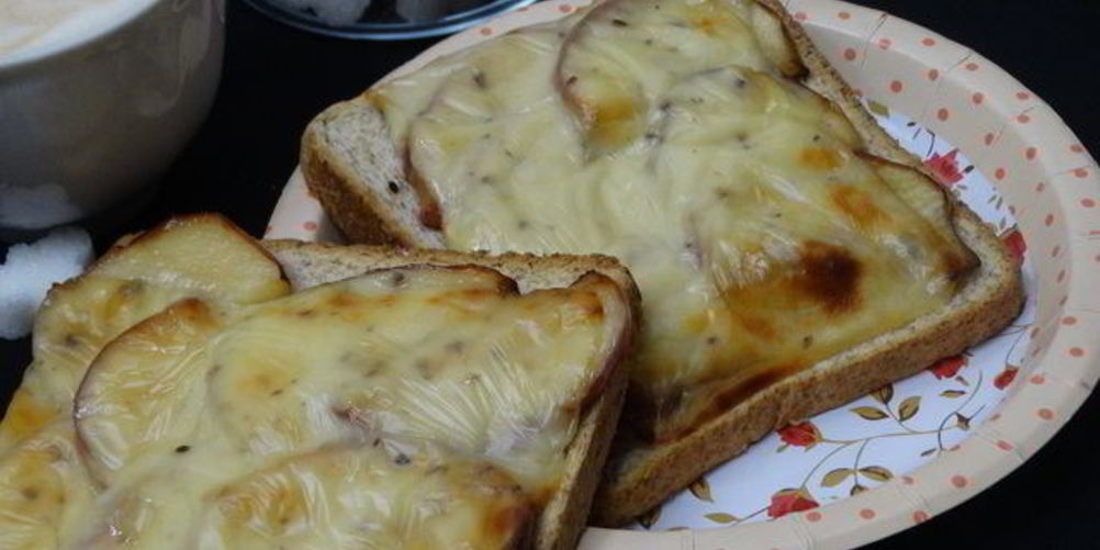 Рецепт горячего бутерброда яблочное утро