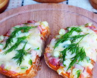 Бутерброды с колбасой