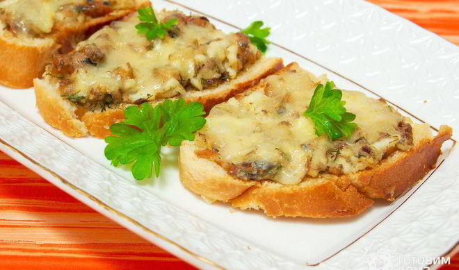 Запеченные бутерброды с рыбой
