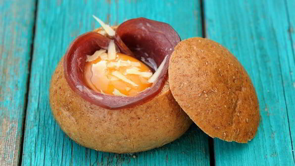 запеченные бутерброды с яйцом и ветчиной