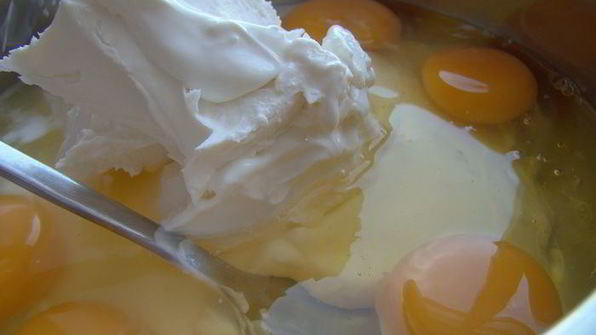 домашний яичный сыр с зеленью