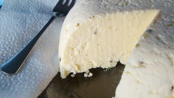 домашний яичный сыр с зеленью