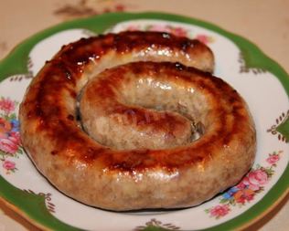 Домашняя колбаса из свинины в кишках