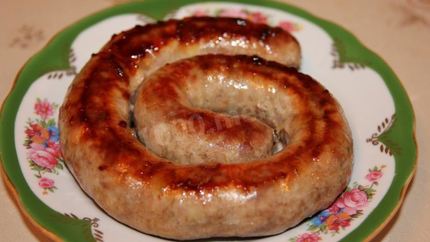 Домашняя колбаса из свинины в кишках