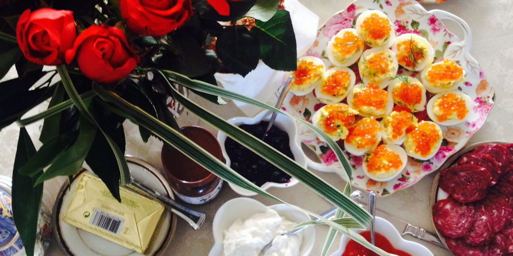 Рецепт фаршированных яиц с икрой
