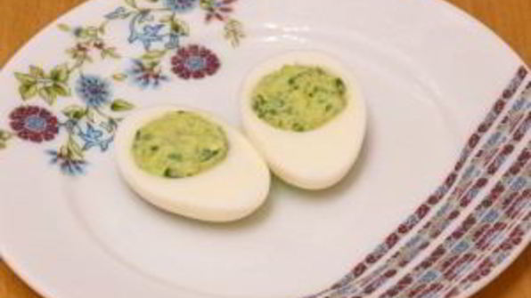 фаршированные яйца цыплята