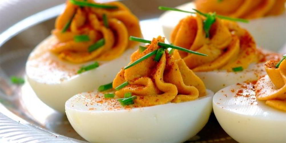 Рецепт пикантных фаршированных яиц