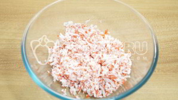 яйца фаршированные крабовыми палочками