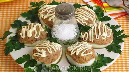 Яйца, фаршированные куриной печенью