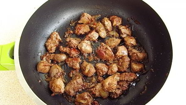 яйца, фаршированные куриной печенью