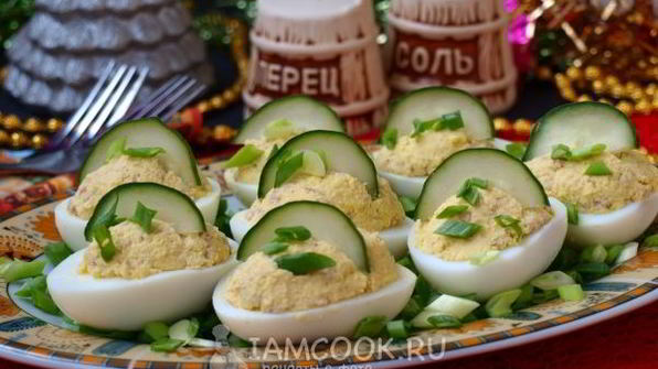 яйца, фаршированные печенью трески