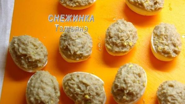 яйца, фаршированные рубленой сельдью