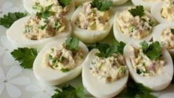 яйца, фаршированные ветчиной