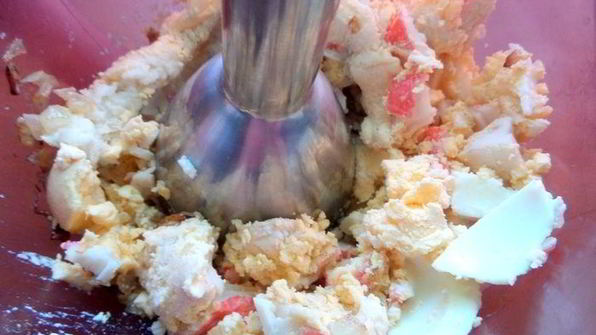 запеченные фаршированные яйца