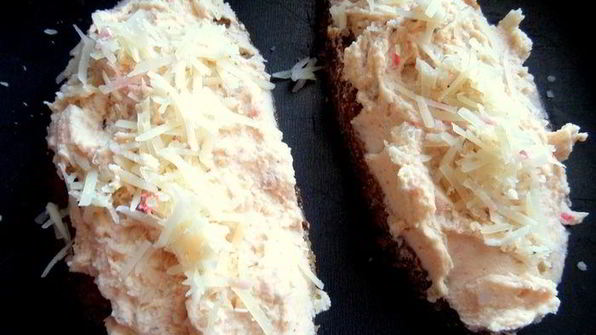 запеченные фаршированные яйца